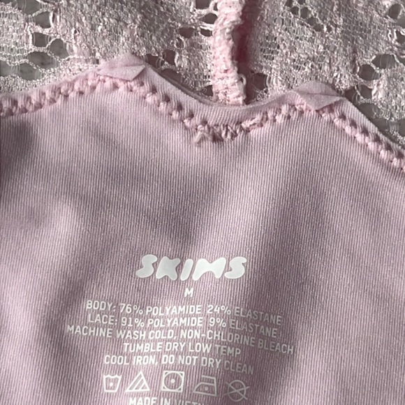 SKIMS  Fits Everybody Lace-trimmed Stretch-jersey Thong Bodysuit - Picture 11 of 11